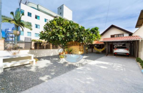 Linda Casa no Centro da Praia, Próximo a Praia e Comércio em Geral